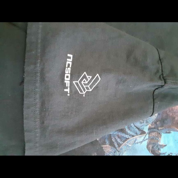 Guild Wars Eye of the North. Xbox 360 promo t-shirt. - Picture 2 of 4